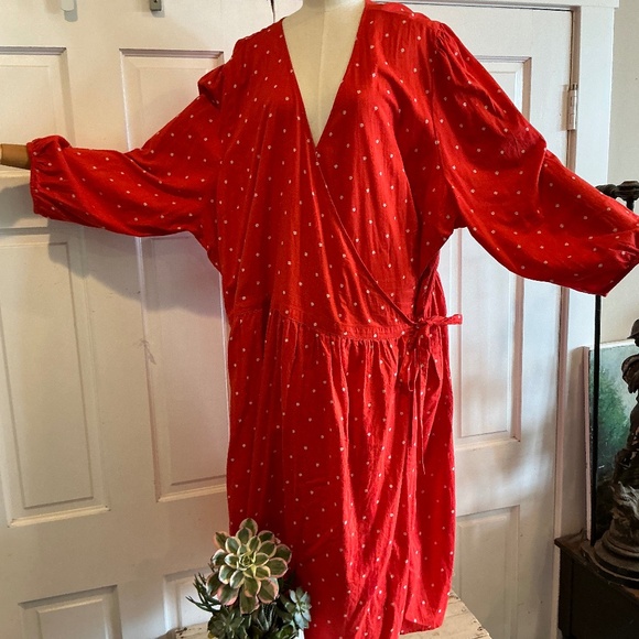 Old Navy Dresses & Skirts - Old Navy summer wrap dress!